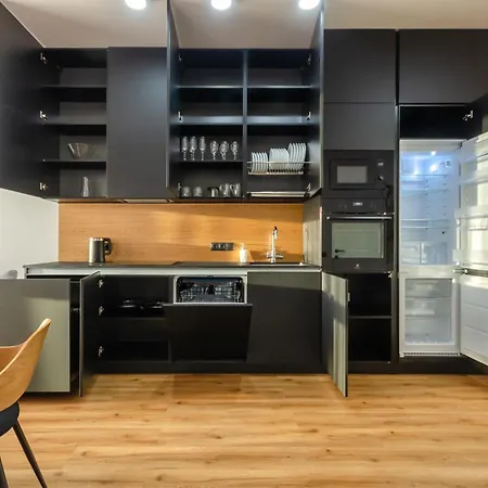 Petrovdom 6-103 In Rc Yaroslaviv Grad,bulvarno-kudriavska 17b Apartment *